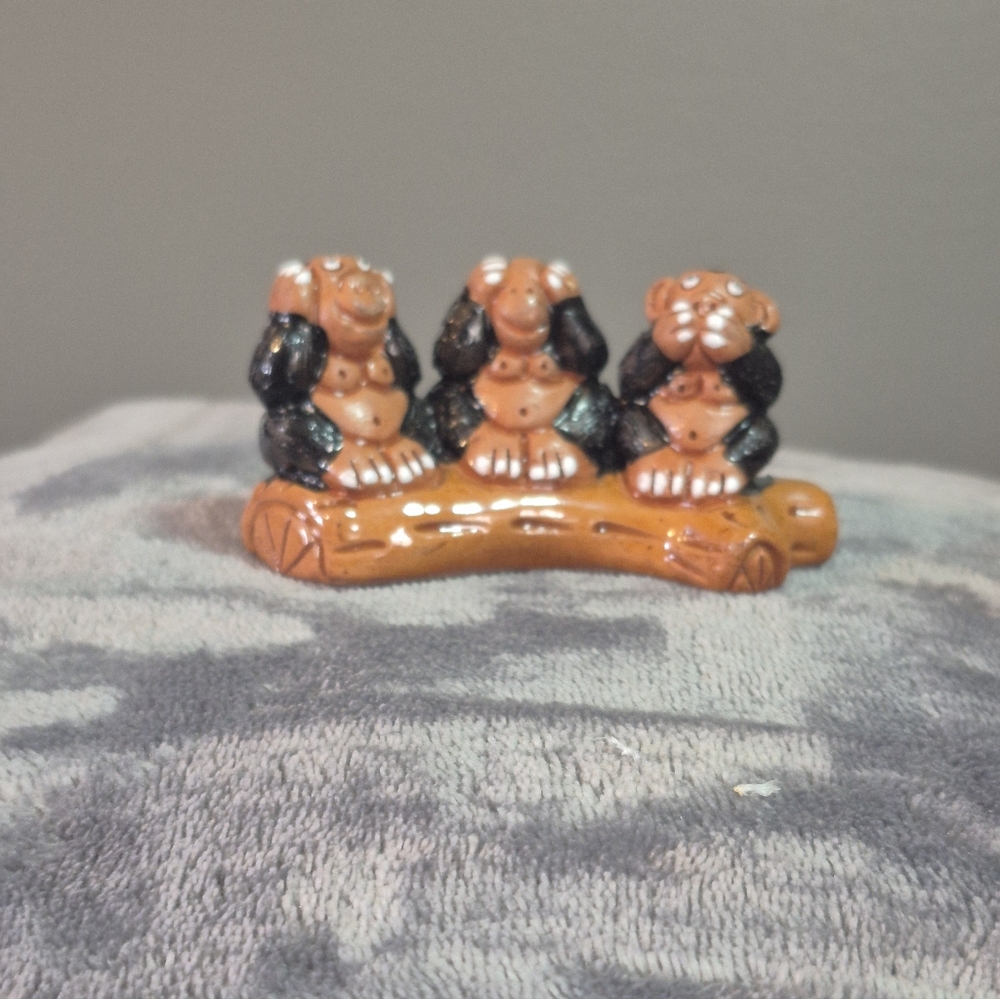 Adorable Hear No Evil, See No Evil, Say No Evil Monkey Figurine – Flawless Cond